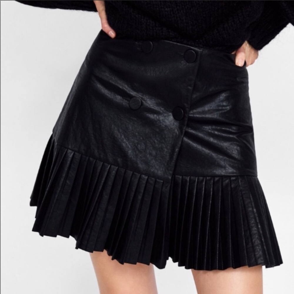 ZARA black Double breasted pleated Leather skirt - Picture 2 of 8